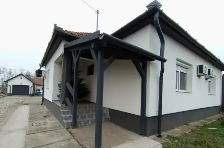Eladó családi ház, Csány 3 szoba 97 m² 45.9 M Ft