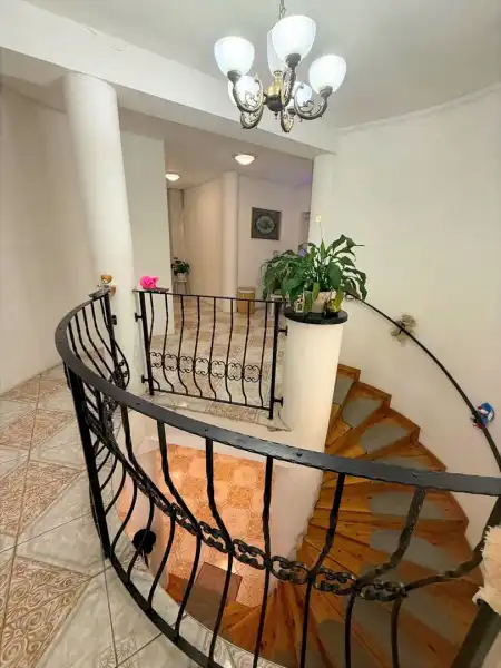 Eladó családi ház, Diósd 6 szoba 388 m² 350 M Ft