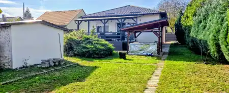 Eladó családi ház, Tatabánya 3 szoba 156 m² 106.9 M Ft